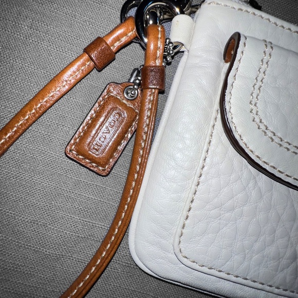 Coach Leather Slim Wristlet Clutch Bag - Picture 2 of 9